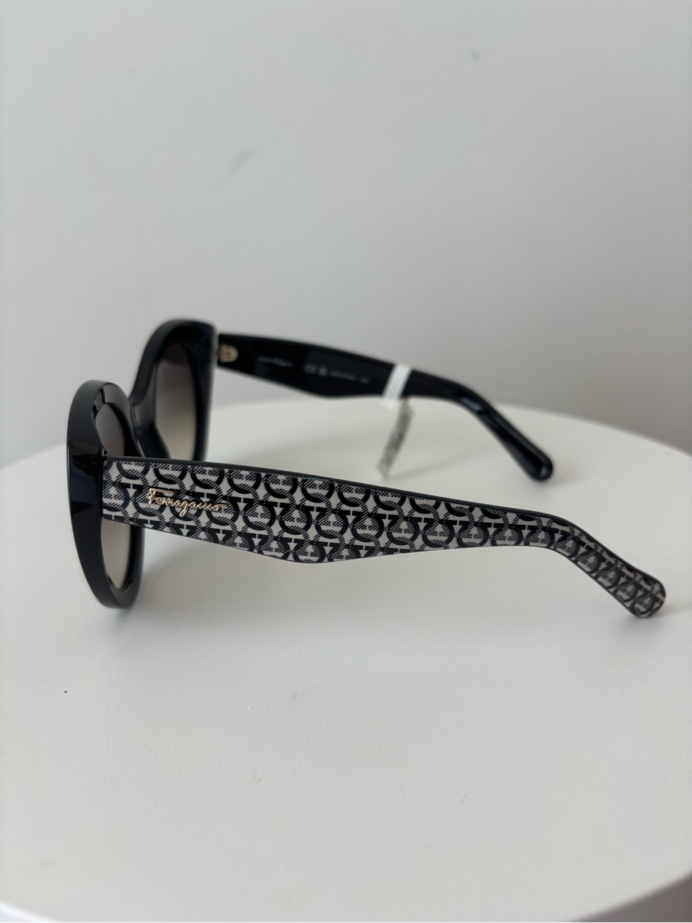 NWT Salvatore Ferragamo Black Cat-Eye Sunglasses - Picture 2 of 6